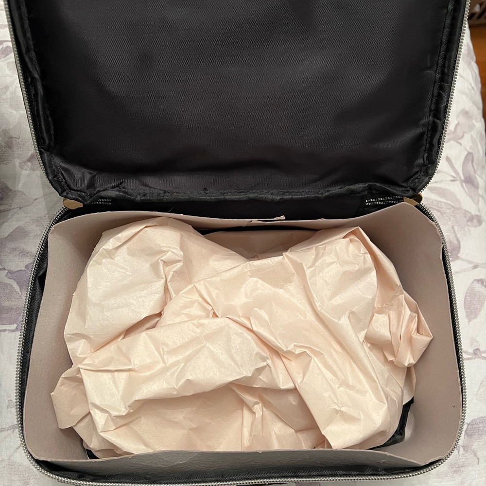 Kestrel Make Up Bag - Picture 7 of 11